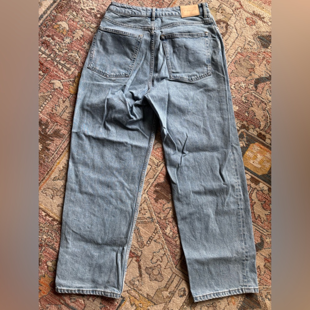 Everlane The Curvy Way High Straight Jean in Light Indigo - Picture 3 of 6